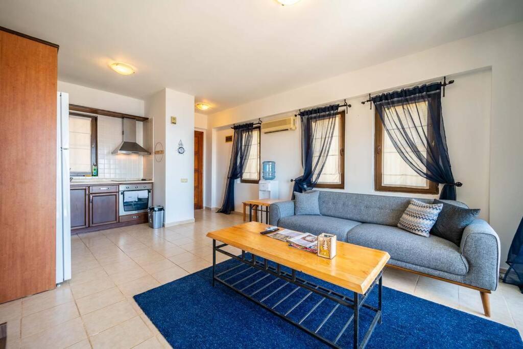 Azure Apartment With Sea View In คัลคัน ภายนอก รูปภาพ