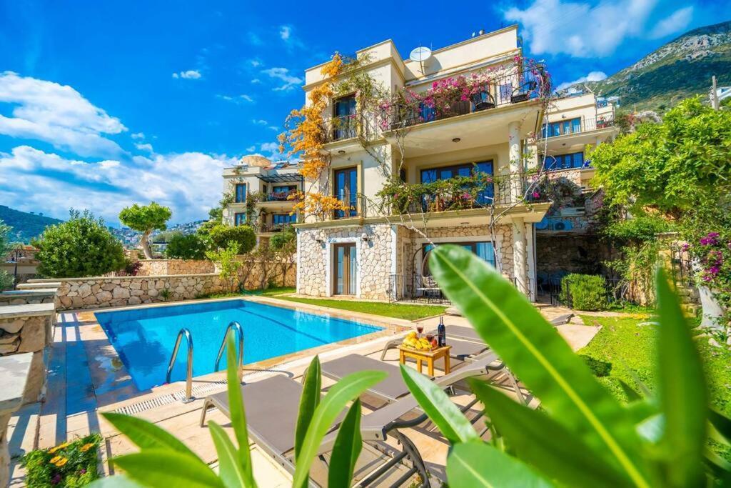 Azure Apartment With Sea View In คัลคัน ภายนอก รูปภาพ